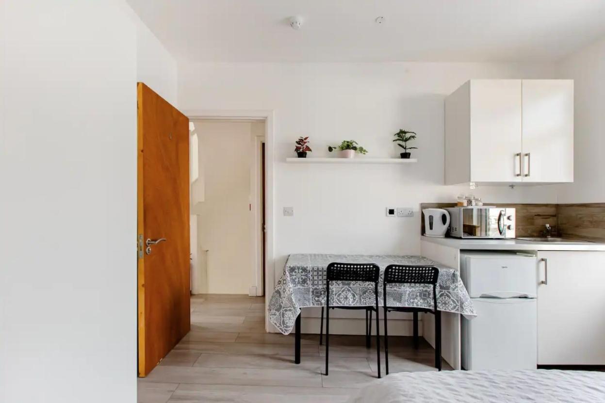 Double Room Edmonton Green, London N9 Exterior foto